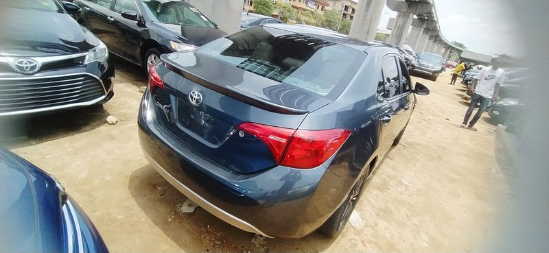 Thumbnail 2 of 2016 Toyota Corolla
